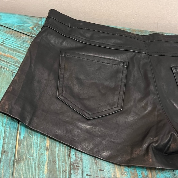 Zara Black Faux Leather Shorts Size Small - Picture 8 of 10